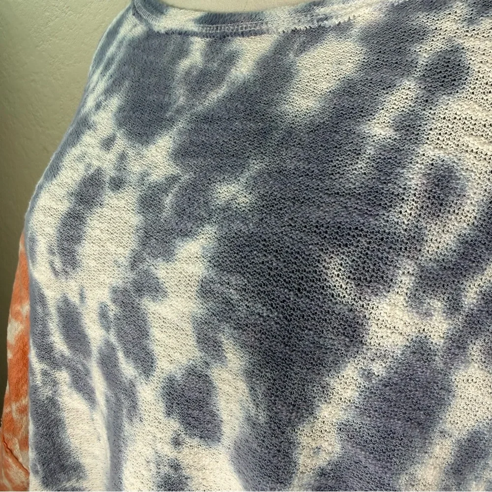 Free People We the Free Chasing the Sun Tie Dye Sweatshirt Top LARGE Like New - Picture 10 of 16
